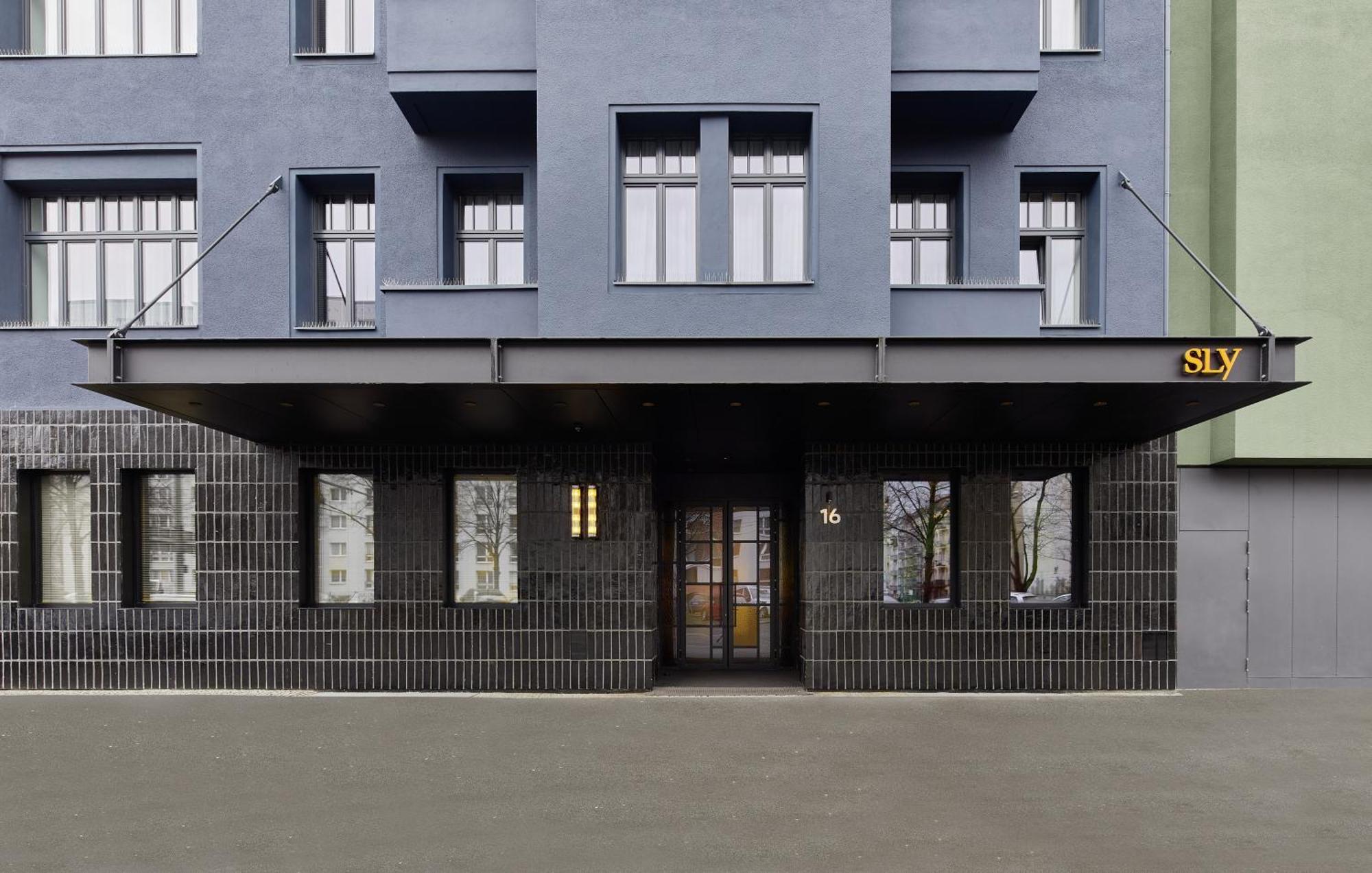 Отель Sly Берлин Экстерьер фото SLV headquarters in Frankfurt